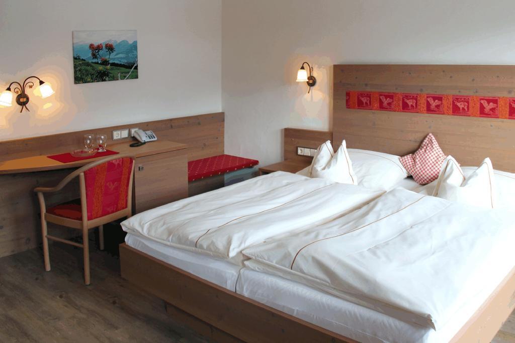 Hotel Gasthof Adler Oberstdorf Room photo