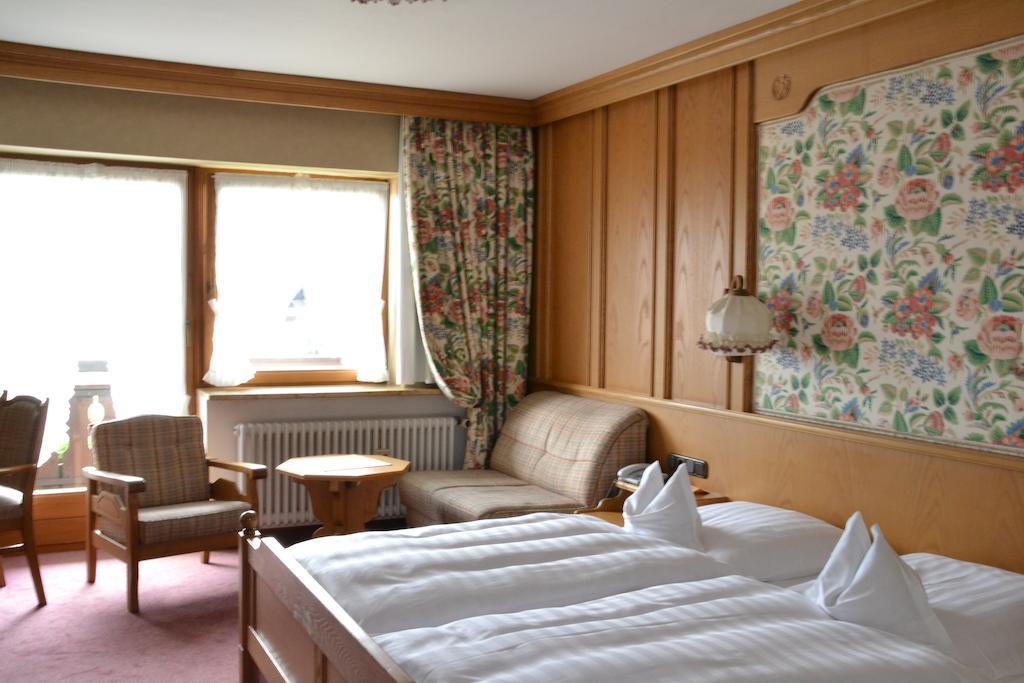 Hotel Gasthof Adler Oberstdorf Room photo